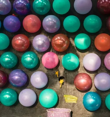 Arrangement for balloons game in theme park